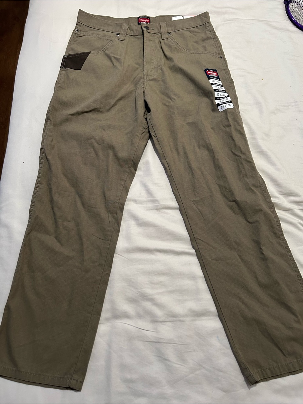 NWT Wrangler Men’s Khaki Work Chinos size 32x30